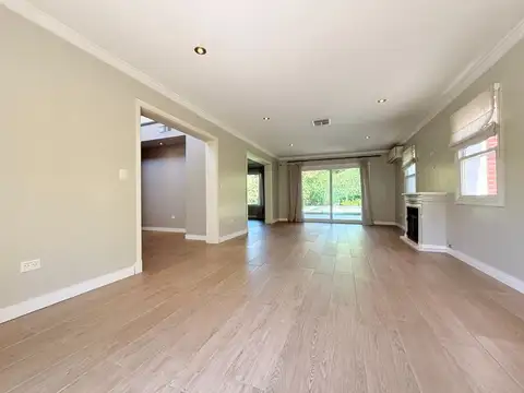 Casa 5 ambientes con 3 baños