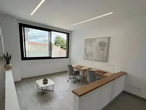 Oficina 6 ambientes con 2 baños