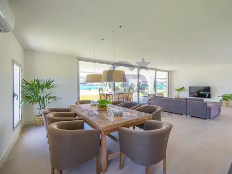 Casa en Alquiler Temporal con 2 cocheras