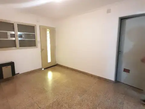 Casa el frente de 3 dormitorios en venta