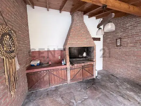 VENTA CASA 4 AMBIENTES PILETA JARDIN MUÑIZ SOBRE LOTE PROPIO 335 M2 EXCELENTE UB