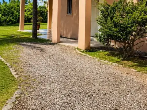 OPORTUNIDAD VENTA CASA EN BARRIO CERRADO VIRREY DEL PINO