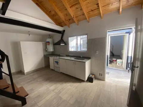 Departamento en Alquiler en Villa Gobernador Udaondo, $ 420.000