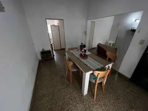 Casa 2 ambientes con 1 baño