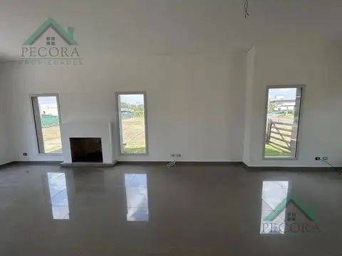 Casa en Venta en Pilar del Este - San Ramon, USD 155.000