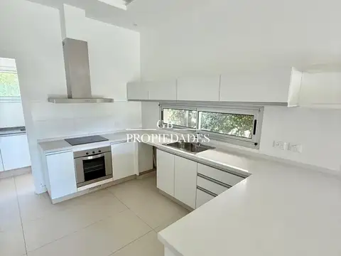 Casa en Alquiler de 3 dormitorios