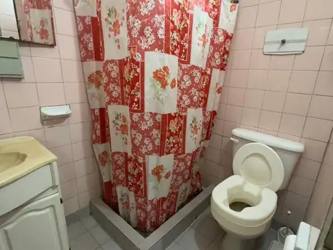 CASA EN VENTA 2 DORMITORIOS CON PILETA ALVAREZ