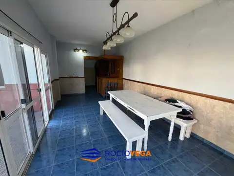 Casa en Venta con 3 cocheras