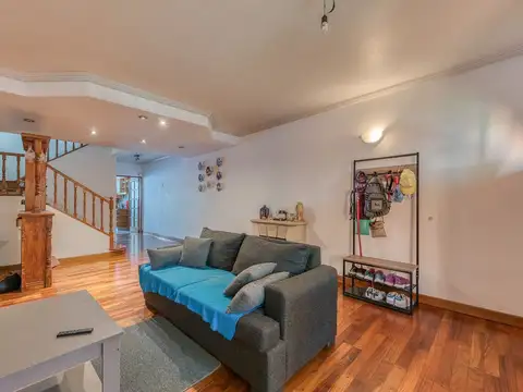 Depto Tipo Casa en Venta en Flores, USD 270.000