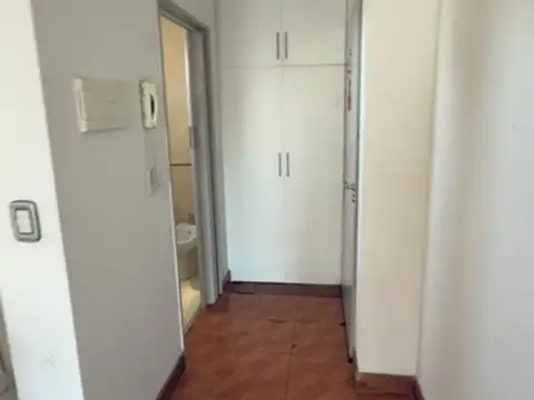 Luminoso monoambiente en edificio con amenities