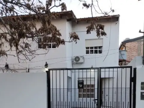 Duplex 2 dormitorios con entrada de vehiculo