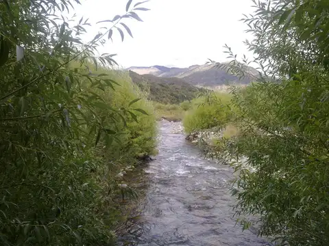 Fracción de 1,3 hs, a 15 minutos de El Bolson, Casa
