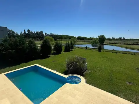 Casa en Venta en Las Cañuelas Club de Campo, USD 360.000