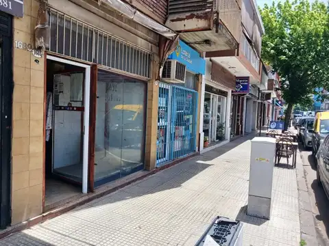 Local en Alquiler en Mataderos, $ 800.000