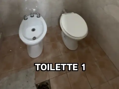 Casa en Alquiler con 1 cochera