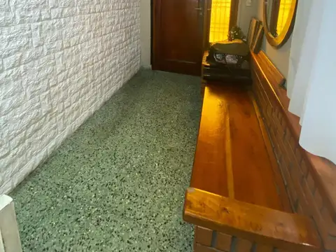 Casa 6 ambientes con 4 baños