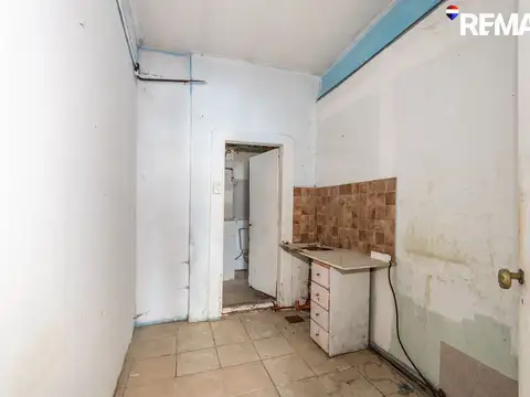 VENTA CASA LOTE PROPIO LOCAL + GARAGE BALVANERA