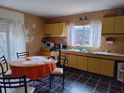 Casa en Venta en Castelar Sur, USD 150.000