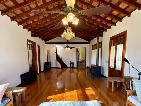 Casa en Venta con 2 cocheras