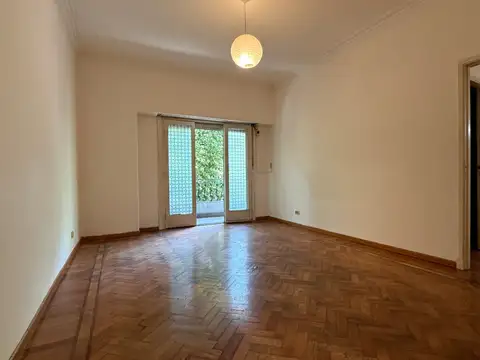 Departamento de 3 Ambientes amplios al frente con Balcon bajas expensas