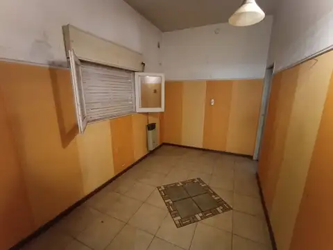 CASA 6 AMBIENTES EN VENTA LLAVALLOL