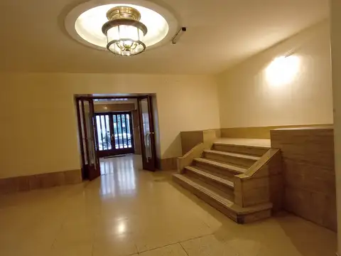 Sarmiento 1800, Piso 2