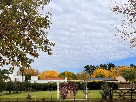 Lote en Venta en Barrio Los Jazmines de Pilar del Este -- 100