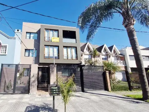 Fray Mamerto Esquiu 700, Piso 2