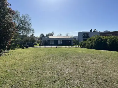 Terreno en Venta 31  mts Fondo