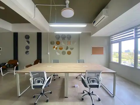 Oficina en Alquiler con 1 cochera