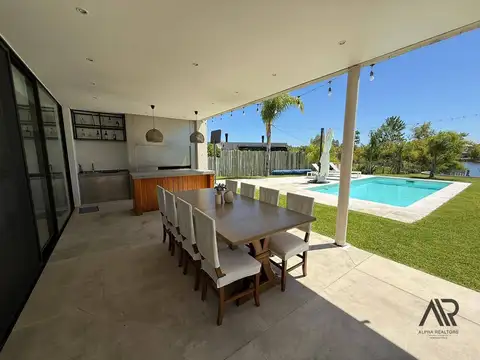 Casa en Venta en Canelones, USD 1.520.000