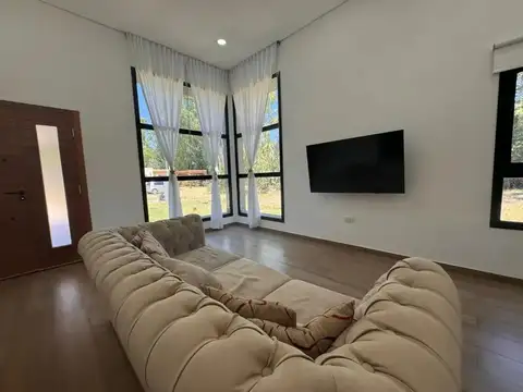 Casa amueblada a estrenar en Costa del Este