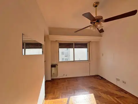 Av. Maipú al 800, E/ Melo y Güemes