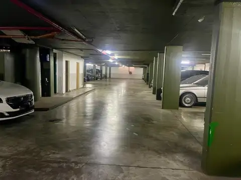 Cochera en  Devoto excelente ubicacion