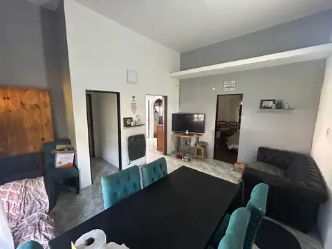 Casa 6 ambientes con 3 baños