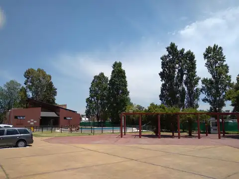 Barrio Los Álamos 100