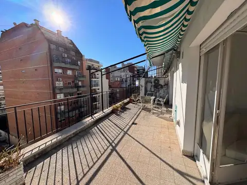 VENTA 3 AMBIENTES CON DEPENDENCIA COCHERA y BAULER