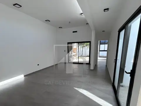 Casa 3 ambientes con 2 baños