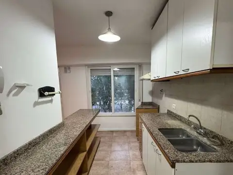 Casa en Alquiler con 1 cochera