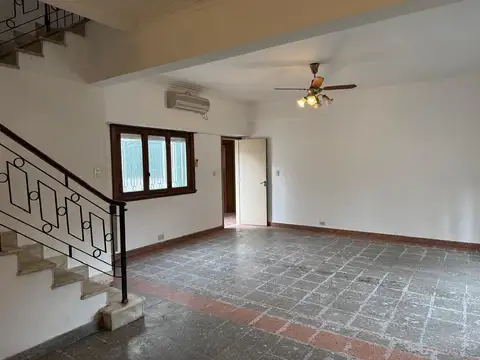 Casa 5 ambientes con 1 baño