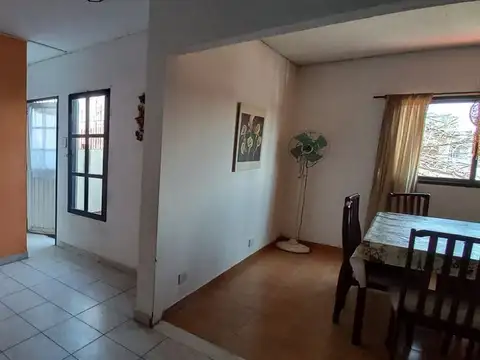 Depto Tipo Casa en Venta en Los Hornos, USD 40.000