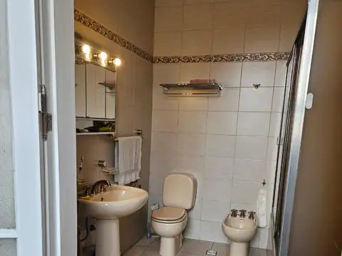 Depto Tipo Casa en Venta 100 años