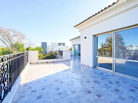 VENTA CASA 5 AMBIENTES EN SAN BENITO VILLANUEVA CON SALIDA AL RIO
