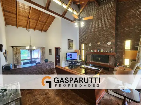 Casa 5 ambientes con 3 baños