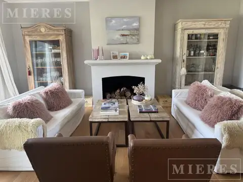 Casa 4 ambientes con 3 baños