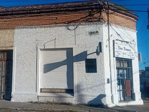 Esquina con local y terreno de 250m en Concordia