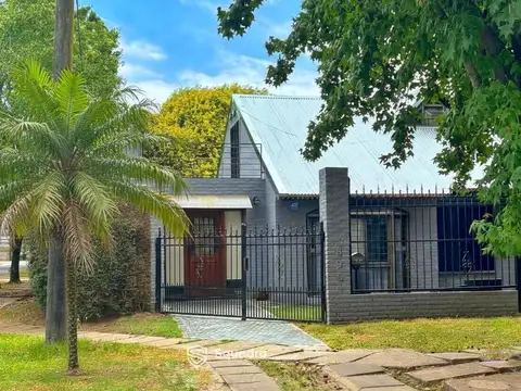 VENTA | PERMUTA - Casa 3 dormitorios, quincho y pileta - Fisherton, Rosario - APTO CRÉDITO.