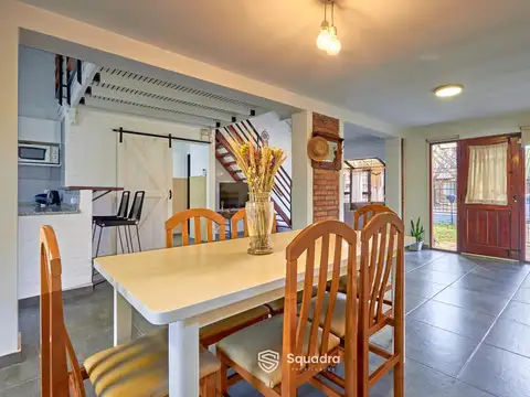 Casa 5 ambientes con 2 baños