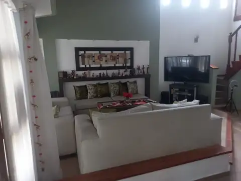 Casa en Venta en Ituzaingo, USD 230.000