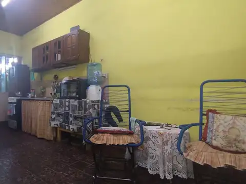 Casa 10 ambientes con 4 baños
